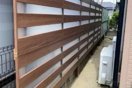 施工事例】樹脂製目隠しフェンス（シャビーウッド）設置工事 