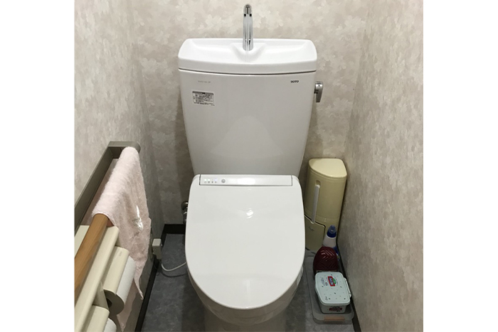◆After【トイレ】TOTO：ピュアレストQR [手洗い器付き]